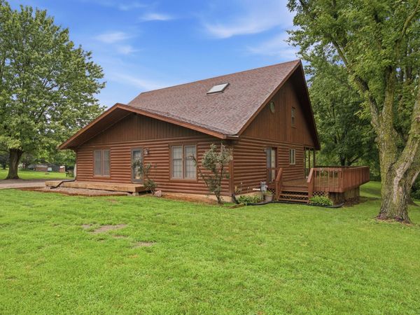 312 FLAT IRON, Columbus Junction, IA 52738