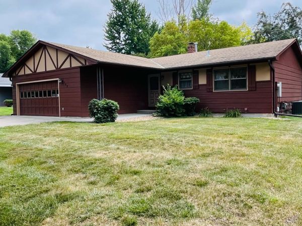 169 Mary Circle, North Mankato, MN 56003