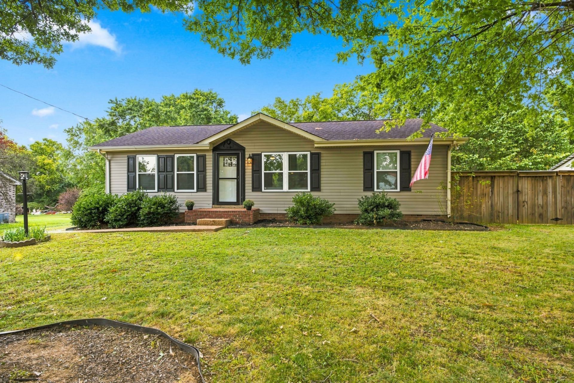 1529 Winding Way Cir, Gallatin, TN 37066 Main Photo