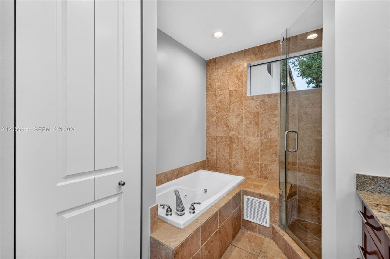 125 NE 16th Ter , Fort Lauderdale, FL 33301 Photo