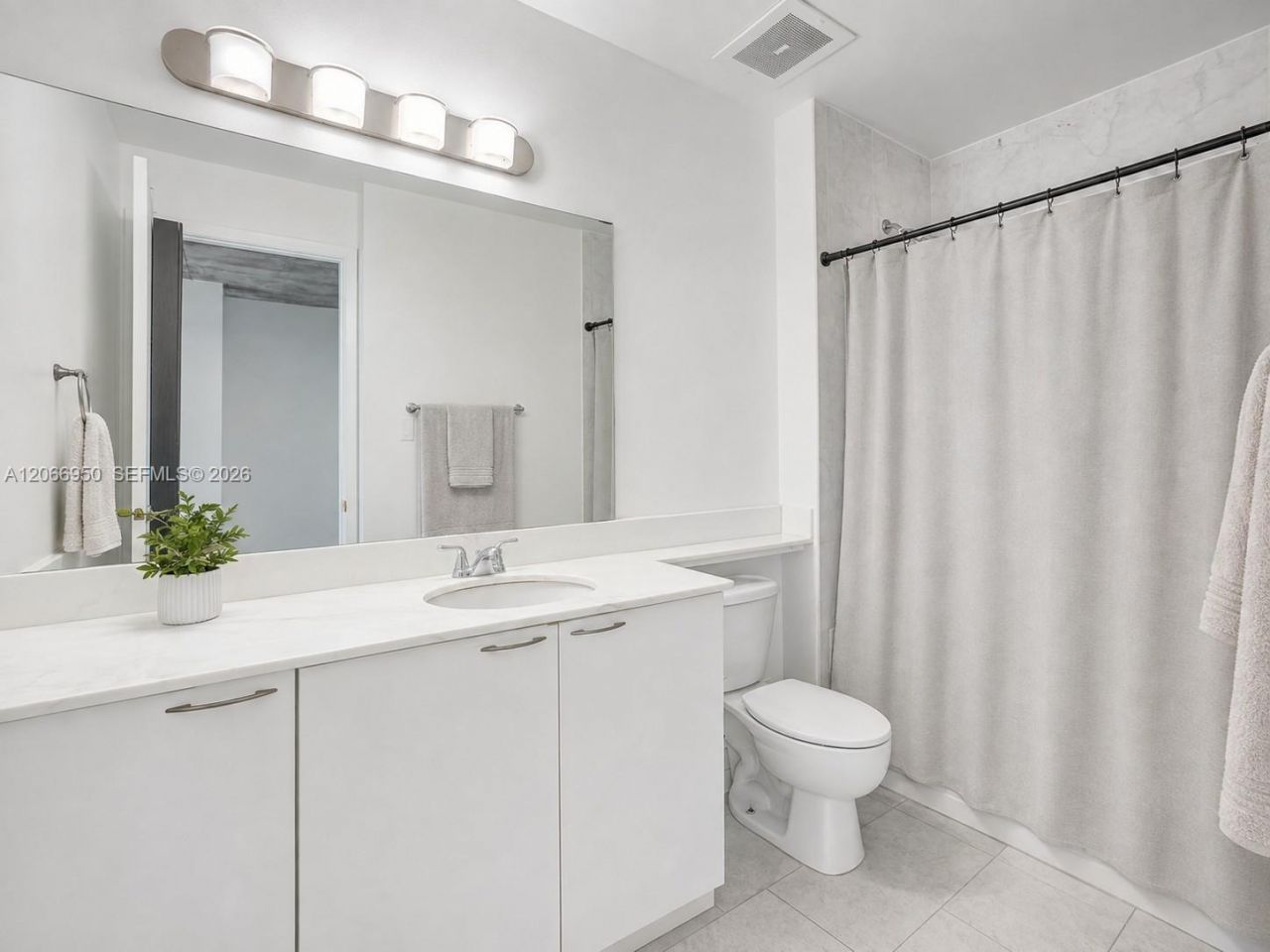 234 NE 3rd St , Unit 1007, Miami, FL 33132 Photo