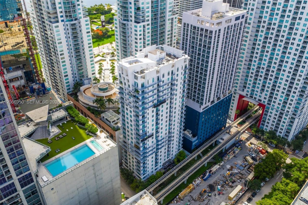 234 NE 3rd St , Unit 1007, Miami, FL 33132 Photo
