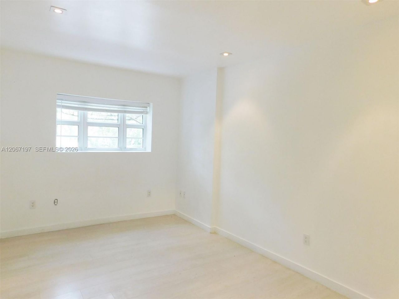 4812 Pine Tree Dr, Unit 206, Miami Beach, FL 33140 Photo