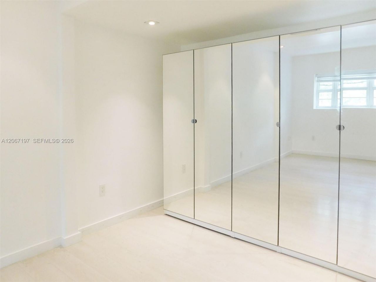 4812 Pine Tree Dr, Unit 206, Miami Beach, FL 33140 Photo