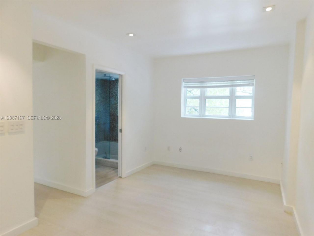 4812 Pine Tree Dr, Unit 206, Miami Beach, FL 33140 Photo