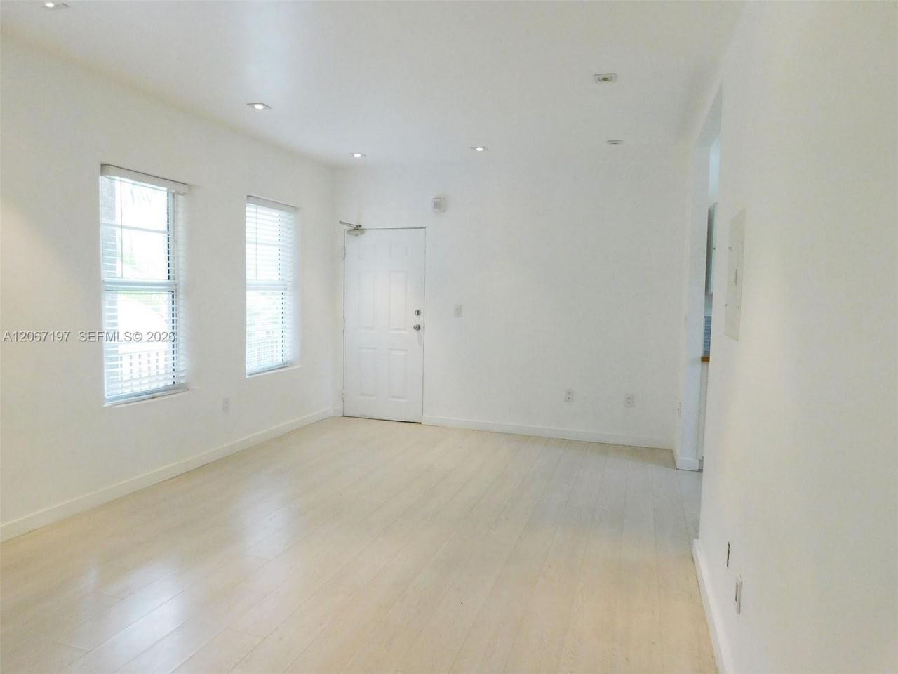 4812 Pine Tree Dr, Unit 206, Miami Beach, FL 33140 Photo