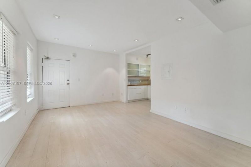 4812 Pine Tree Dr , Unit 206, Miami Beach, FL 33140 Photo