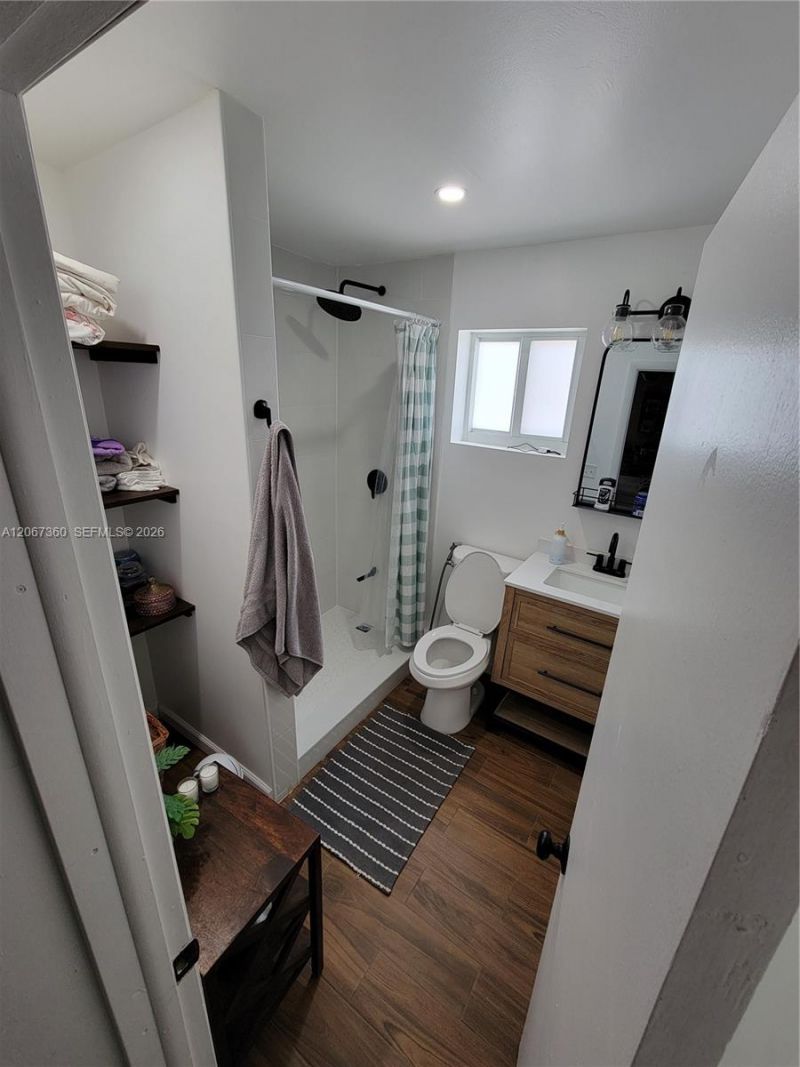 1316 W 61st Pl, Hialeah, FL 33012 Photo