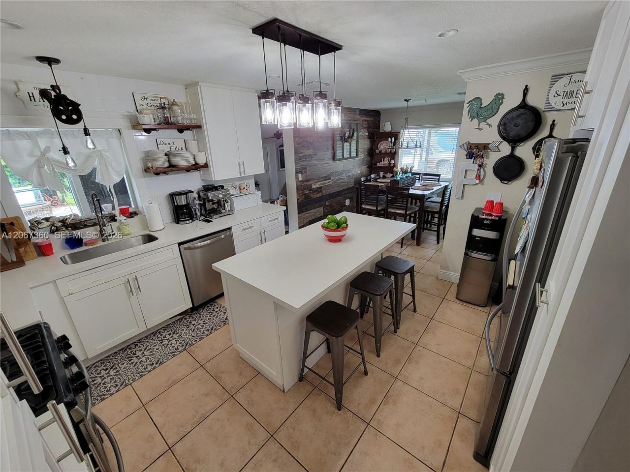 1316 W 61st Pl, Hialeah, FL 33012 Photo