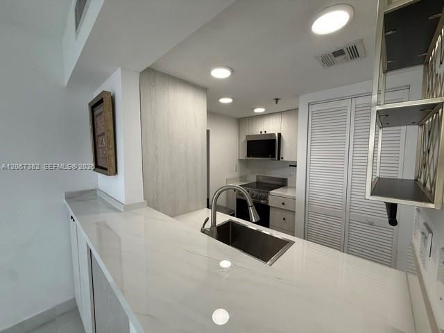 540 Brickell Key Dr, Unit 1024, Miami, FL 33131 Photo