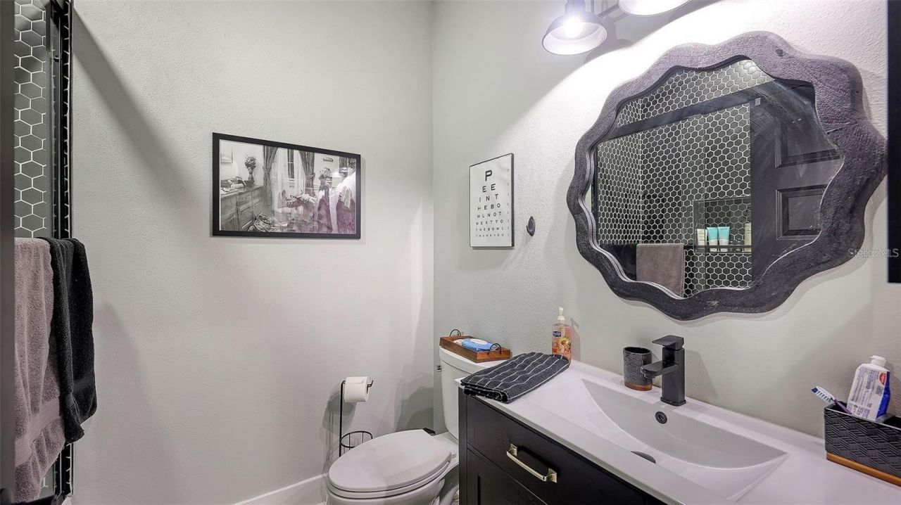 3827 Parkridge Circle, Unit 1-102, Sarasota, FL 34243 Photo