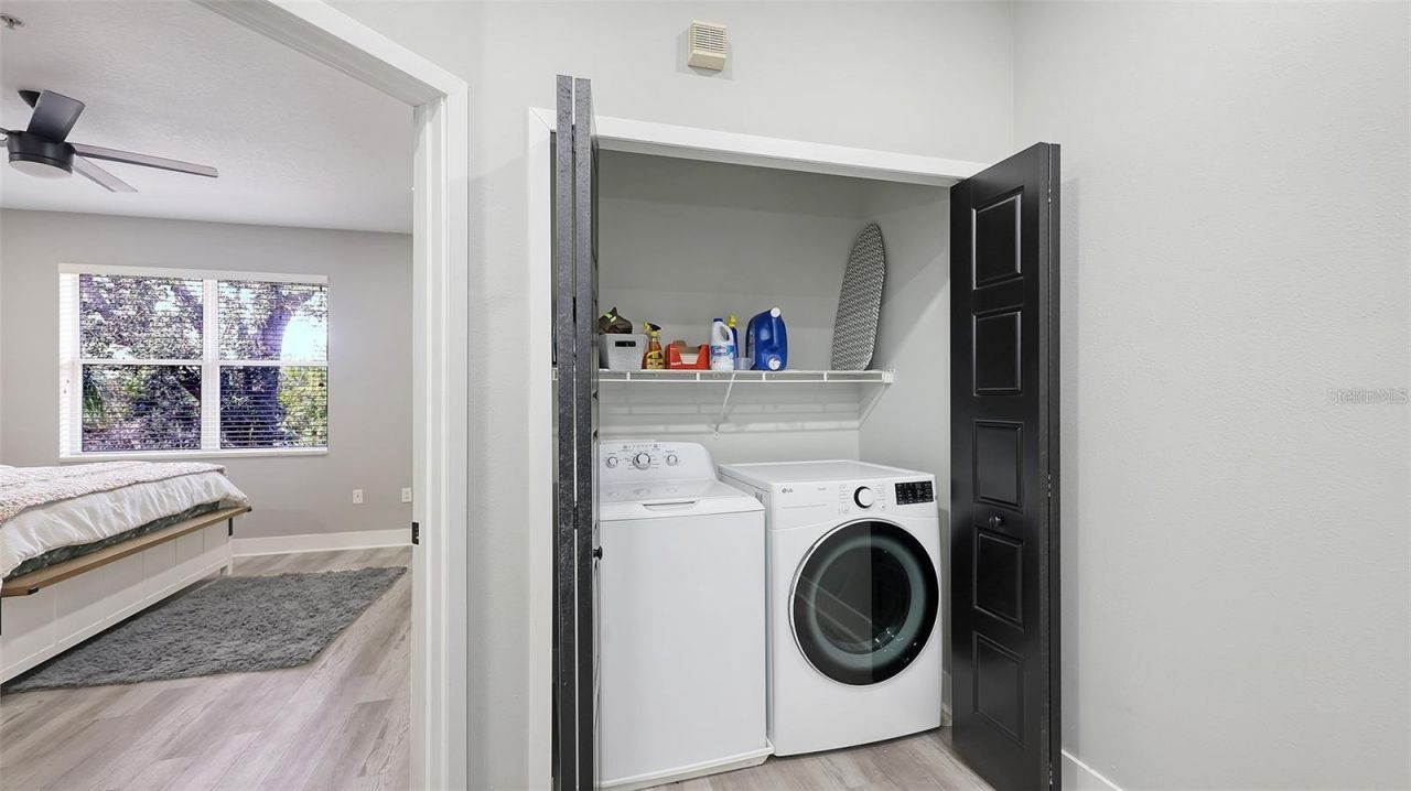 3827 Parkridge Circle, Unit 1-102, Sarasota, FL 34243 Photo