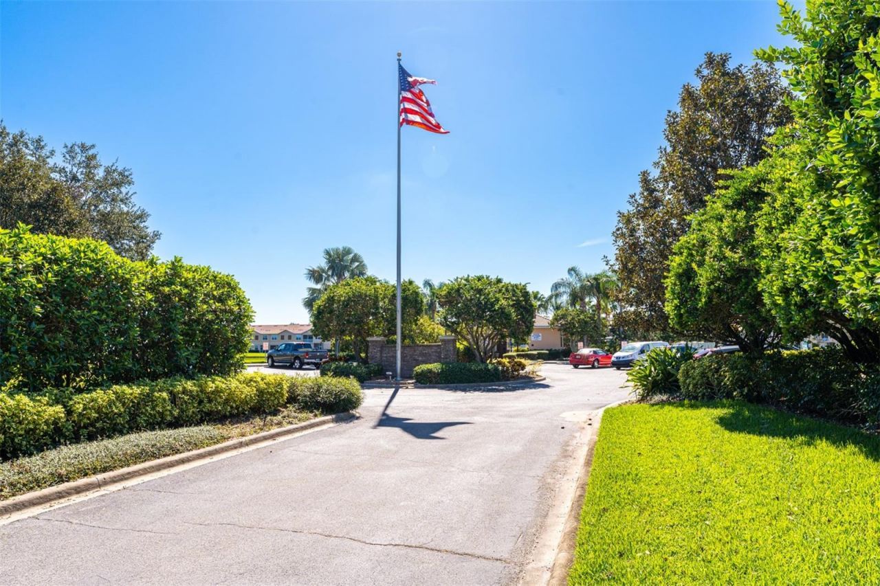 3827 Parkridge Circle, Unit 1-102, Sarasota, FL 34243 Photo