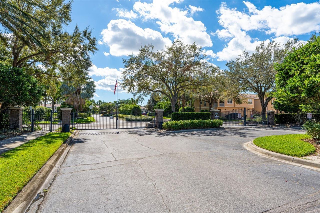 3827 Parkridge Circle, Unit 1-102, Sarasota, FL 34243 Photo
