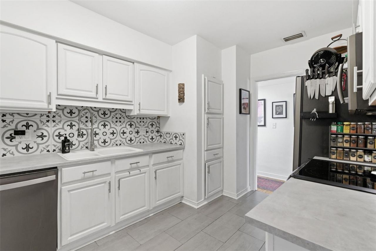 5425 2nd Avenue N, Saint Petersburg, FL 33710 Photo