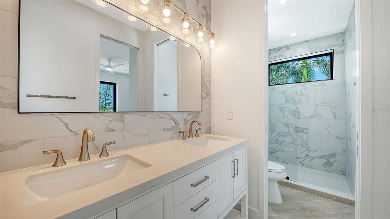 2908 Avenue B, Bradenton Beach, FL 34217 Photo