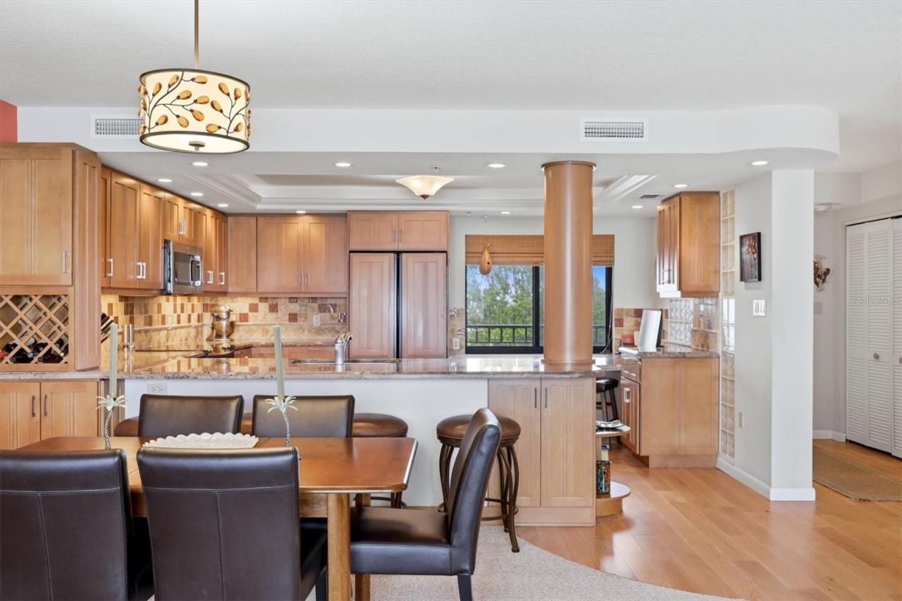 4545 Gulf Of Mexico Drive, Unit 311, Longboat Key, FL 34228 Photo