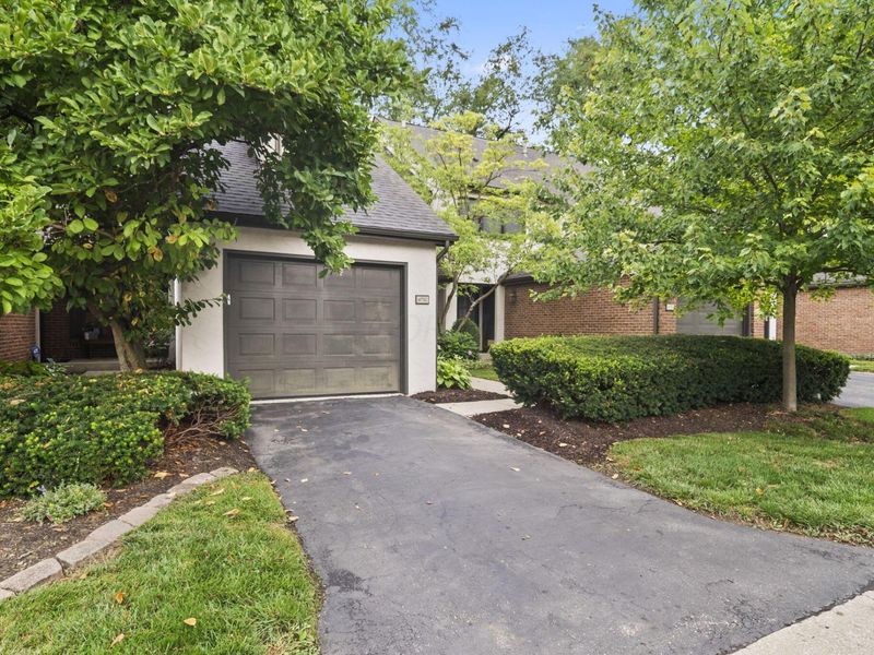 6752 Willow Grove Place E, Dublin, OH 43017 Photo 1