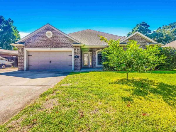 651 NE Powell Dr, Ft Walton Beach, FL 32547