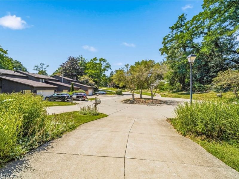 8362 Villa Marina Court, Mentor, OH 44060 Photo 3