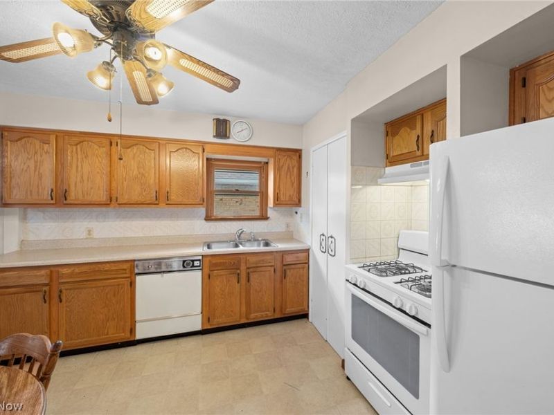 5701 Wichita Avenue, Cleveland, OH 44144 Photo 15