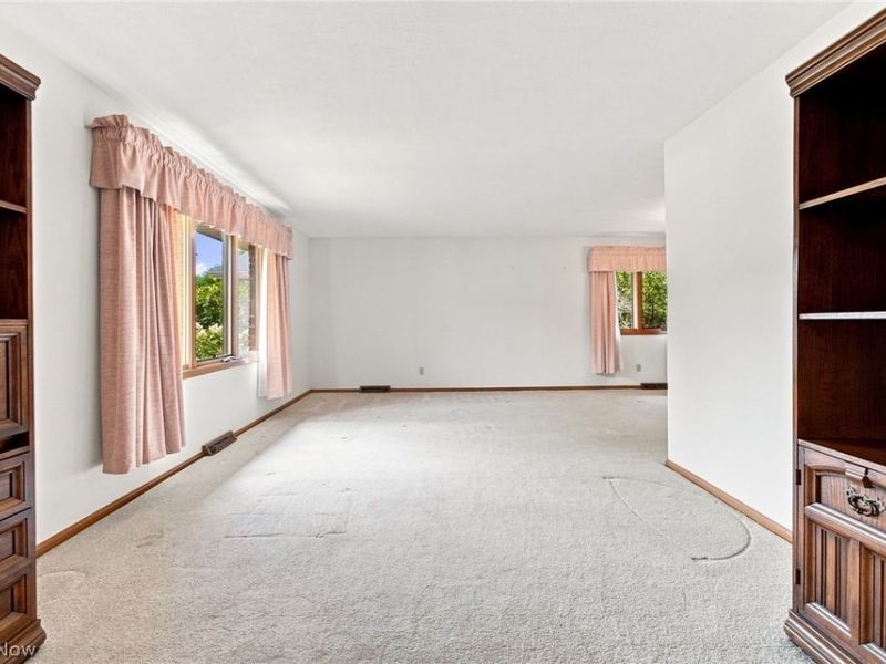 1490 Fatima Drive, Parma, OH 44134 Photo 7