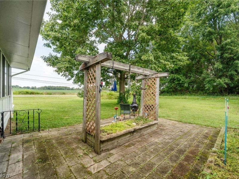 6990 Edison Street NE, Hartville, OH 44632 Photo 10
