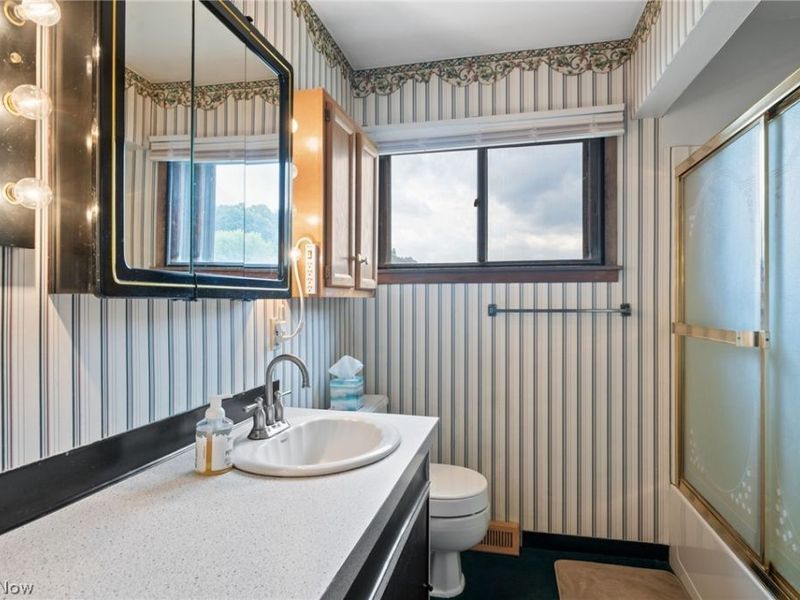6990 Edison Street NE, Hartville, OH 44632 Photo 17