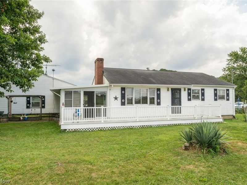 6990 Edison Street NE, Hartville, OH 44632 Photo 2