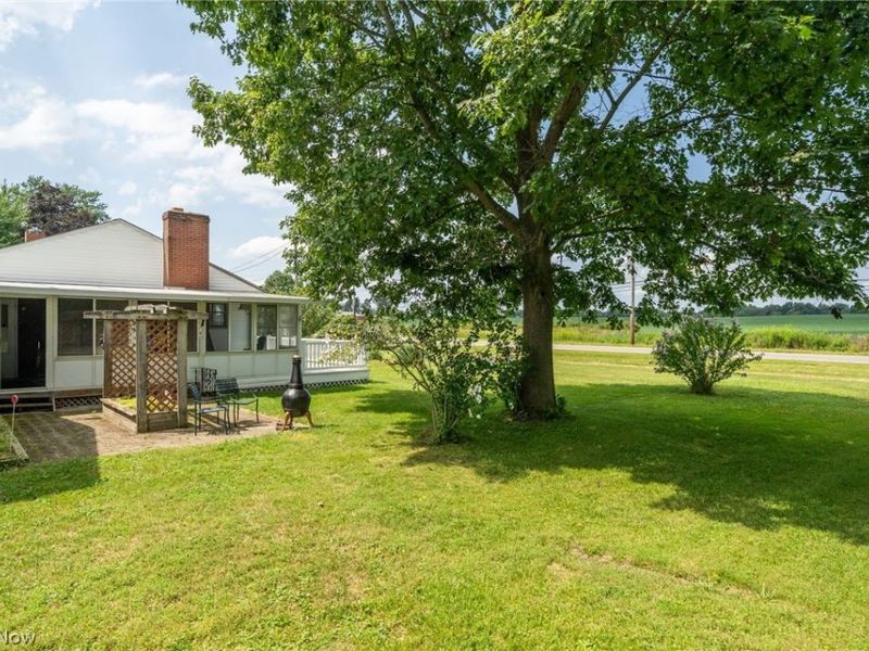 6990 Edison Street NE, Hartville, OH 44632 Photo 5