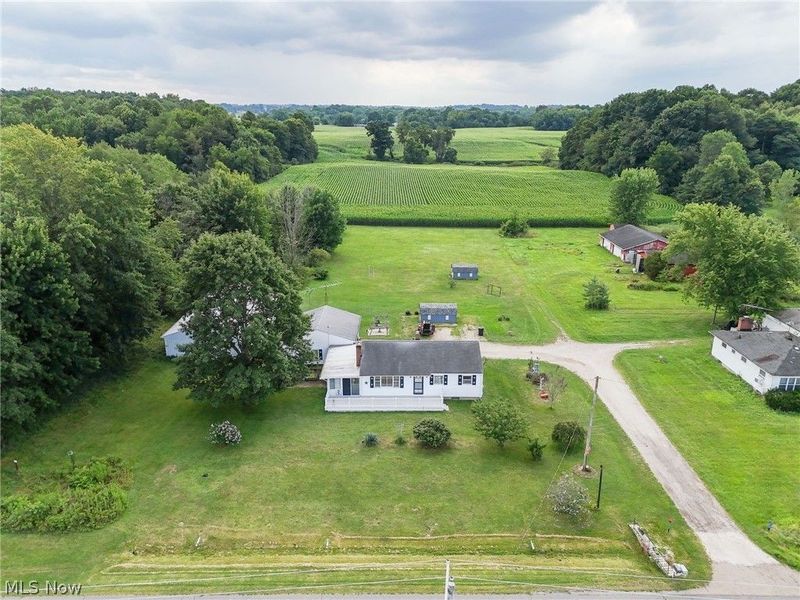 6990 Edison Street NE, Hartville, OH 44632 Photo 6