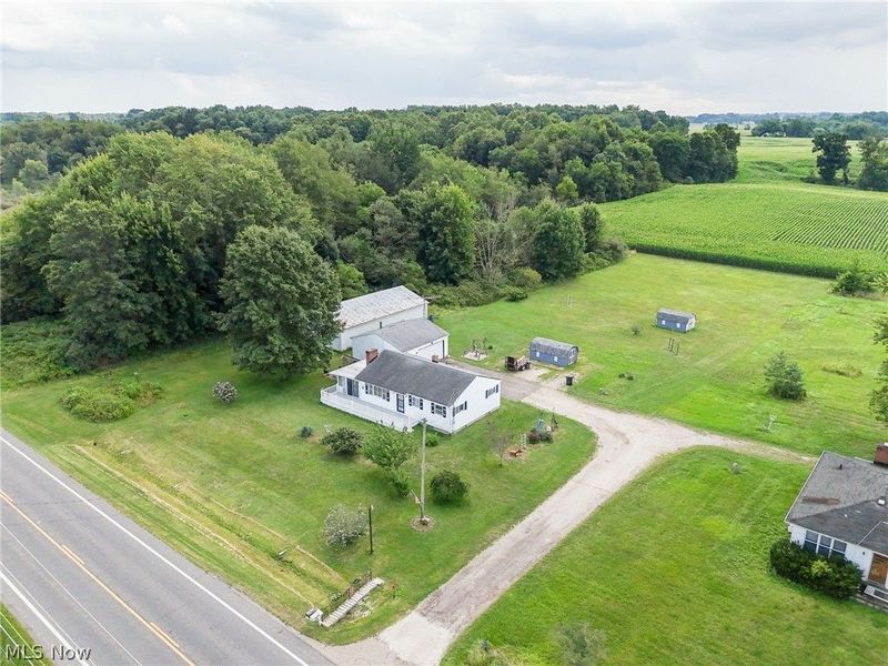6990 Edison Street NE, Hartville, OH 44632 Photo 7