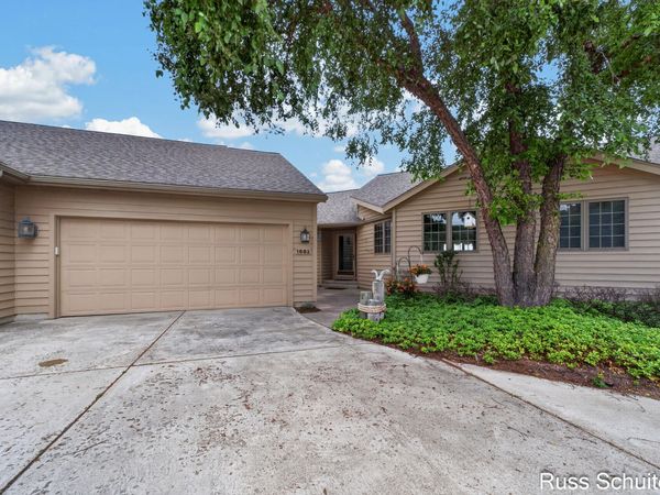 1682 W Harbour Towne Circle, Muskegon, MI 49441