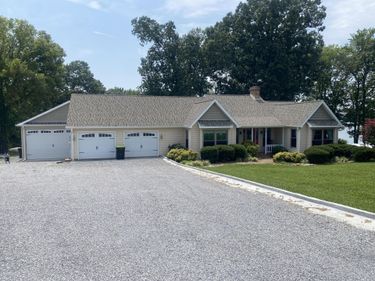 652 Carriage Cove Road, Cadiz, KY 42211