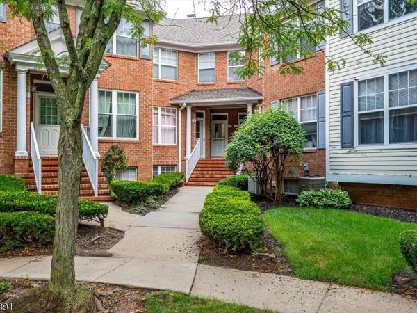 13 Franklin School Way, Metuchen, NJ 08840