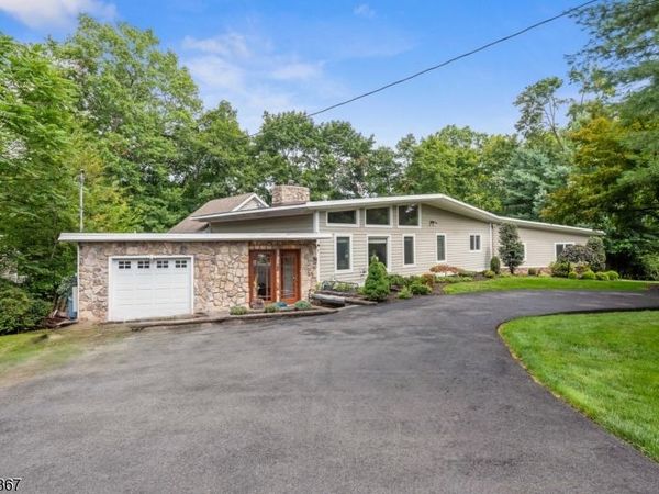 7 Hillcrest Rd, Montville, NJ 07082