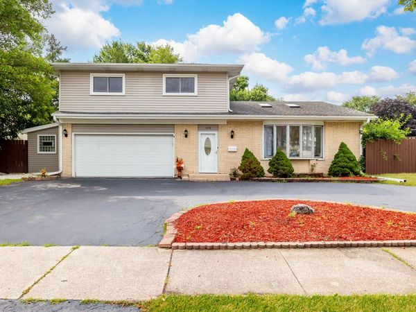 409 Hillcrest Lane, Lombard, IL 60148