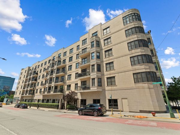 520 N Halsted Street , Unit 305, Chicago, IL 60642
