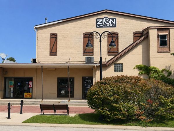 2748 Sheridan Road , Zion, IL 60099