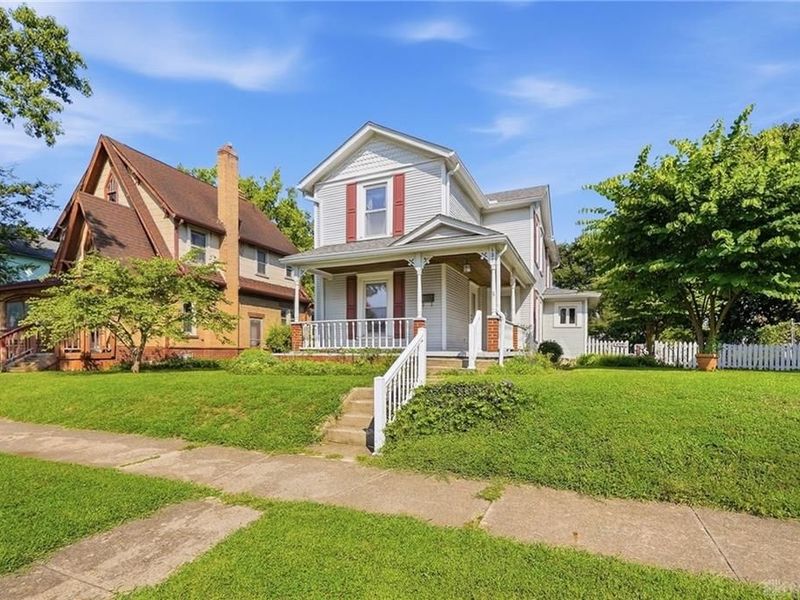 121 E Main Street, West Carrollton, OH 45449 Photo 2