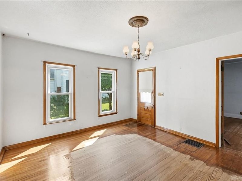 121 E Main Street, West Carrollton, OH 45449 Photo 5