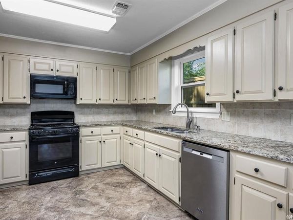 104 STATELY, Hot Springs, AR 71913
