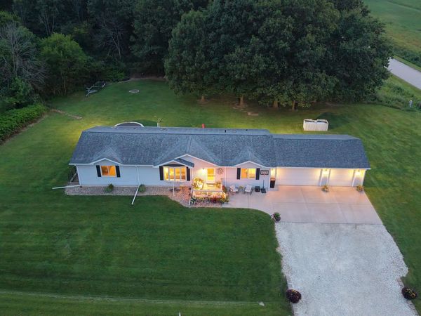 221 RIDGEWOOD Court, Dahinda, IL 61428