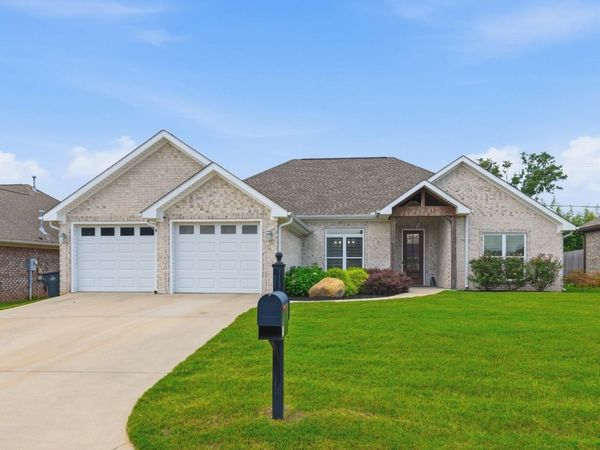 331 Sherborne Ct, Florence, AL 35633