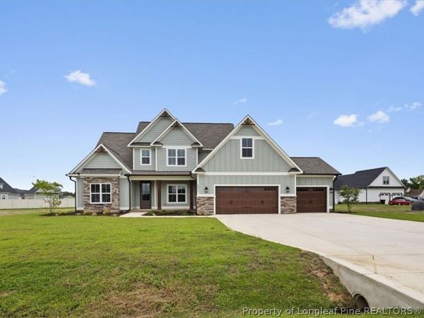 5817 Dottie Circle, Hope Mills, NC 28348