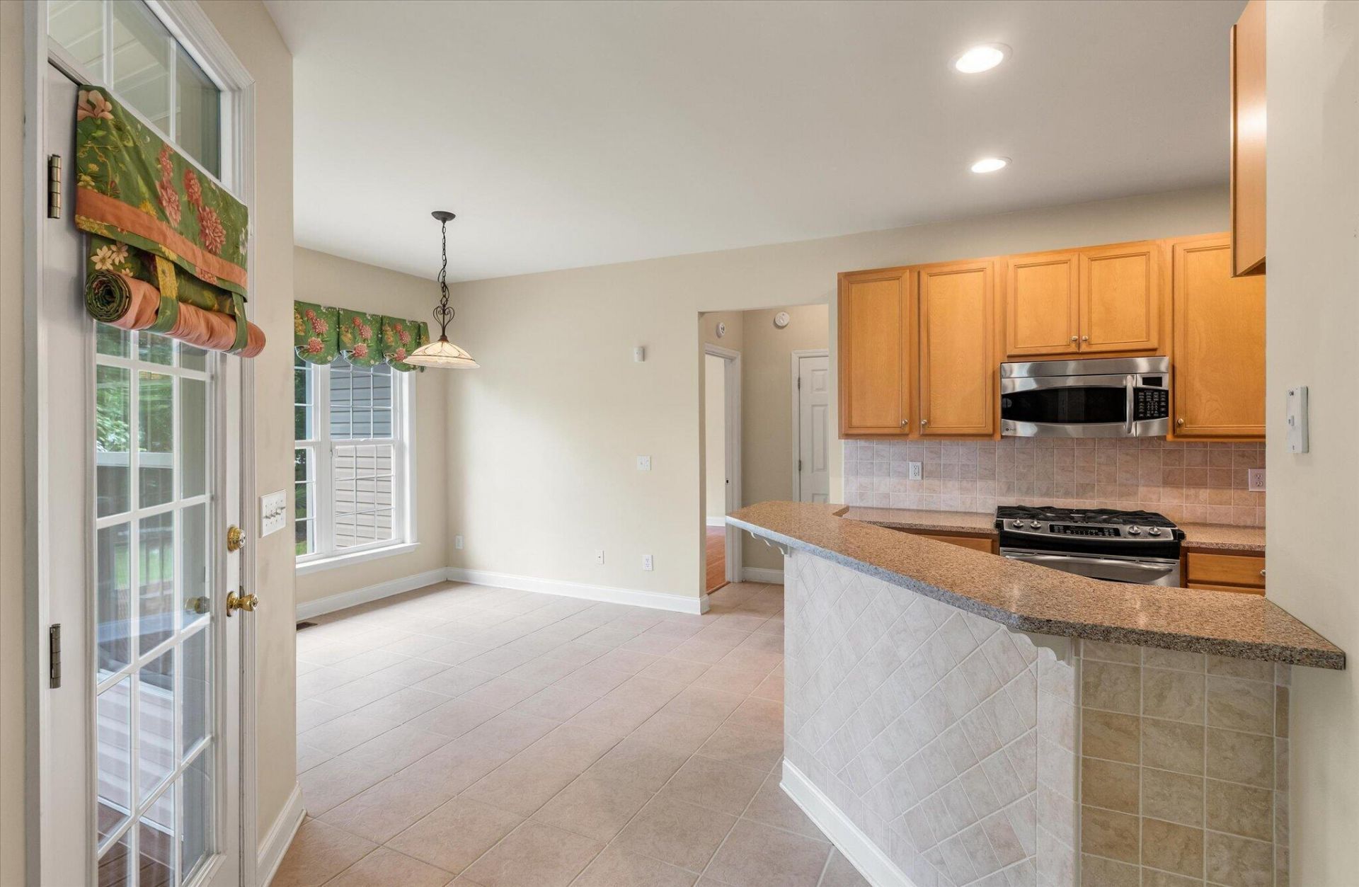 8316 Tyrian Path Photo 12