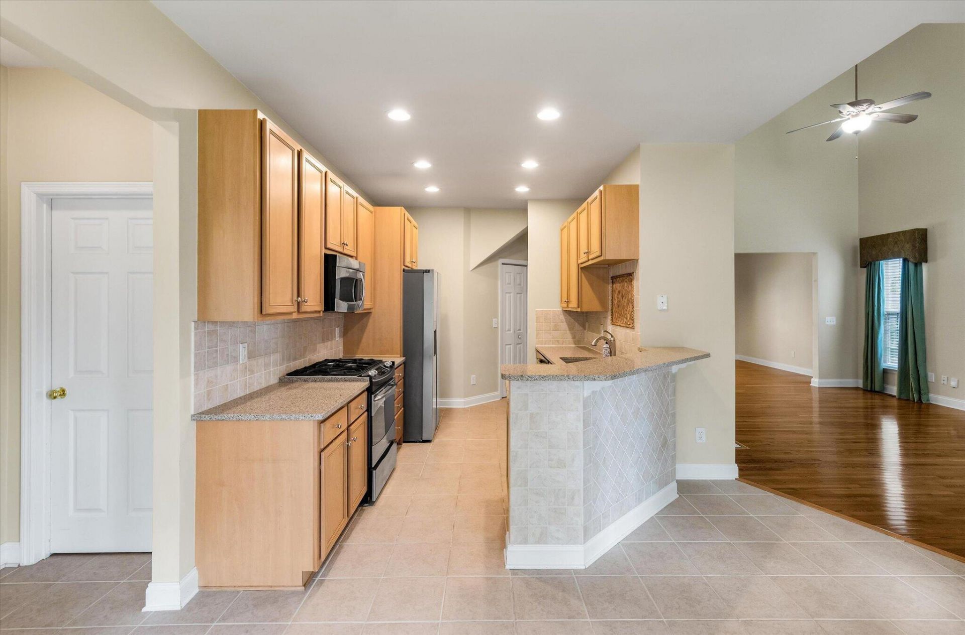 8316 Tyrian Path Photo 13