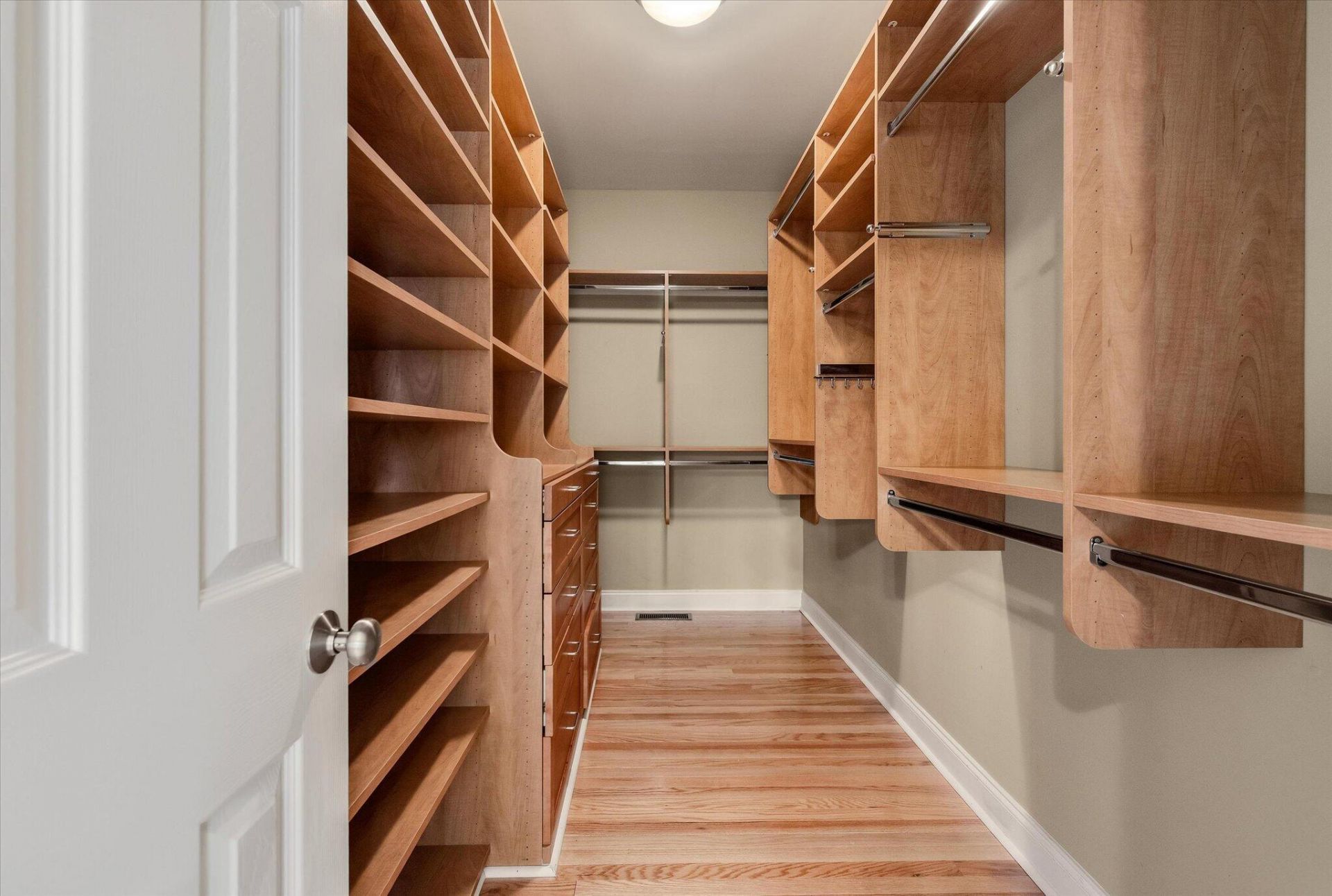8316 Tyrian Path Photo 24