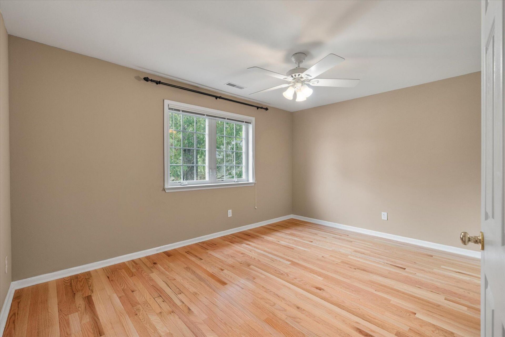8316 Tyrian Path Photo 32