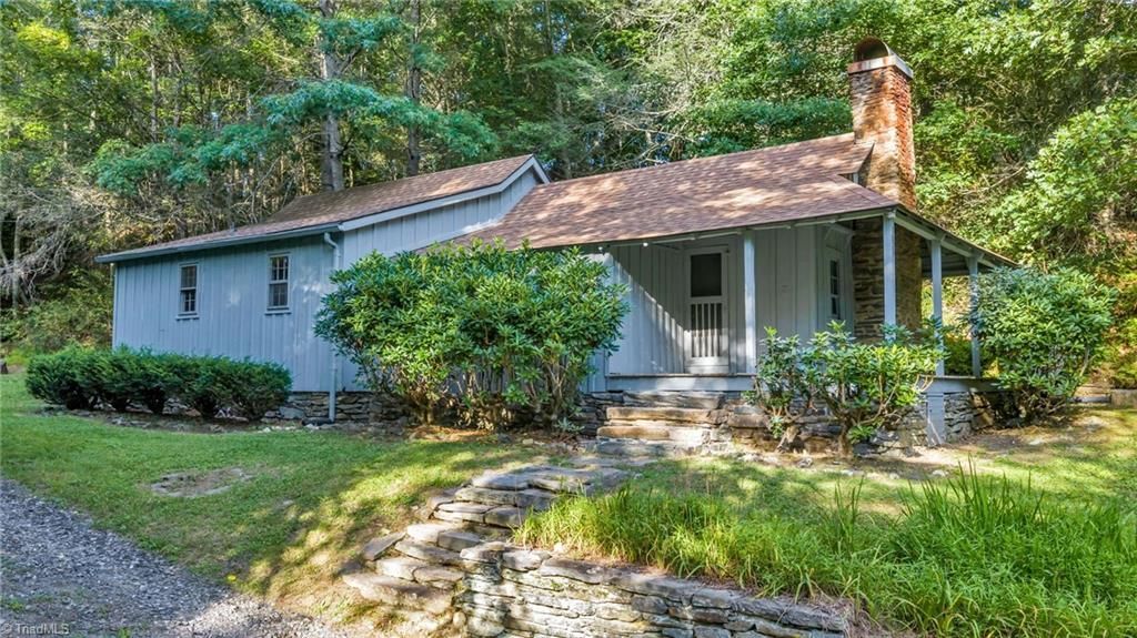 1092 Hartzog Ford Road, West Jefferson, NC 26342 Main Photo